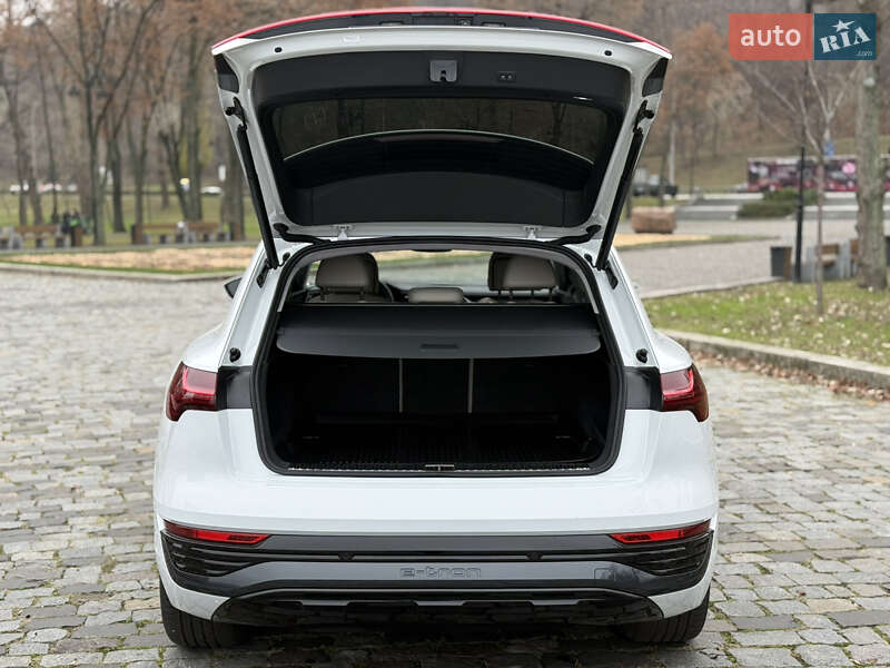 Внедорожник / Кроссовер Audi Q8 e-tron 2023 в Киеве фото 31 Внедорожник / Кроссовер Audi Q8 e-tron 2023 в Киеве