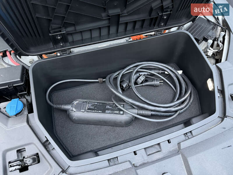 Внедорожник / Кроссовер Audi Q8 e-tron 2023 в Киеве фото 66 Внедорожник / Кроссовер Audi Q8 e-tron 2023 в Киеве