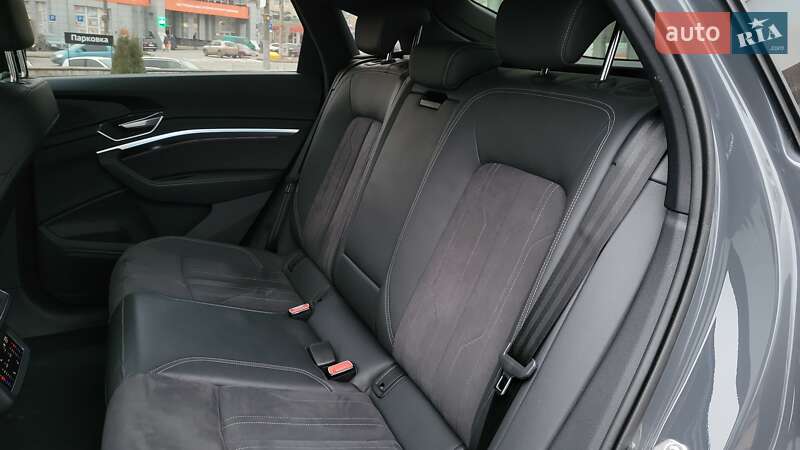 Внедорожник / Кроссовер Audi Q8 e-tron 2023 в Хмельницком фото 28 Внедорожник / Кроссовер Audi Q8 e-tron 2023 в Хмельницком