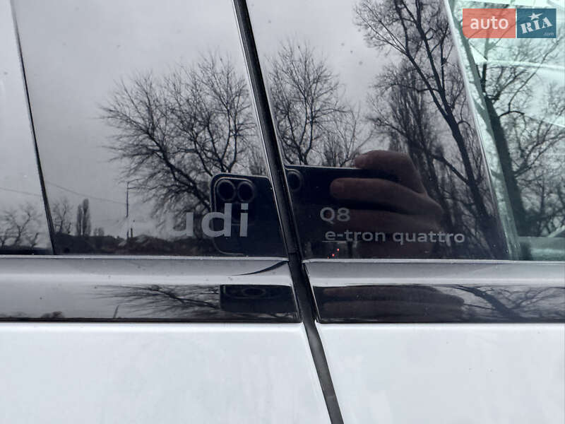 Внедорожник / Кроссовер Audi Q8 e-tron 2023 в Киеве фото 41 Внедорожник / Кроссовер Audi Q8 e-tron 2023 в Киеве
