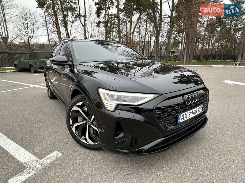 Внедорожник / Кроссовер Audi Q8 e-tron 2023 в Харькове