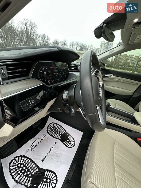 Внедорожник / Кроссовер Audi Q8 e-tron 2023 в Харькове