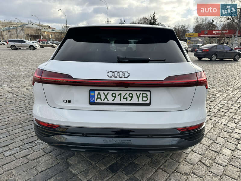 Внедорожник / Кроссовер Audi Q8 e-tron 2023 в Харькове