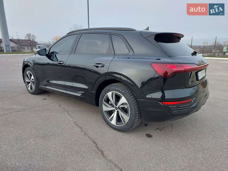 Внедорожник / Кроссовер Audi Q8 e-tron 2023 в Харькове
