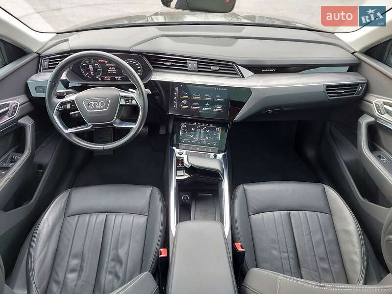 Внедорожник / Кроссовер Audi Q8 e-tron 2023 в Харькове