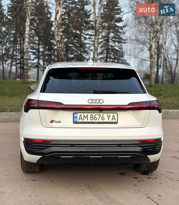 Внедорожник / Кроссовер Audi Q8 e-tron 2024 в Киеве