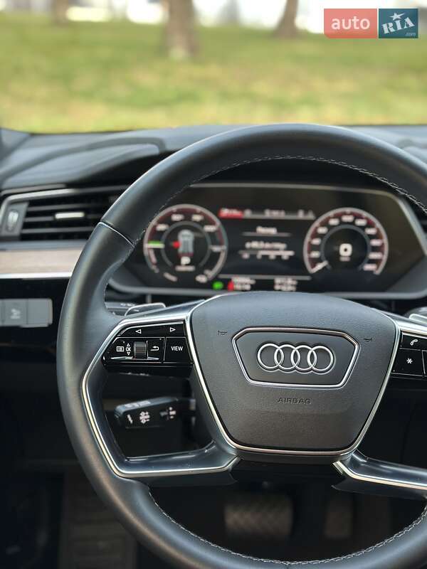 Внедорожник / Кроссовер Audi Q8 e-tron 2024 в Киеве