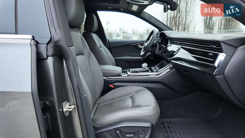 Внедорожник / Кроссовер Audi Q8 e-tron 2023 в Киеве
