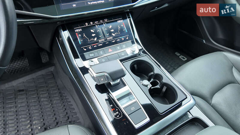 Внедорожник / Кроссовер Audi Q8 e-tron 2023 в Киеве