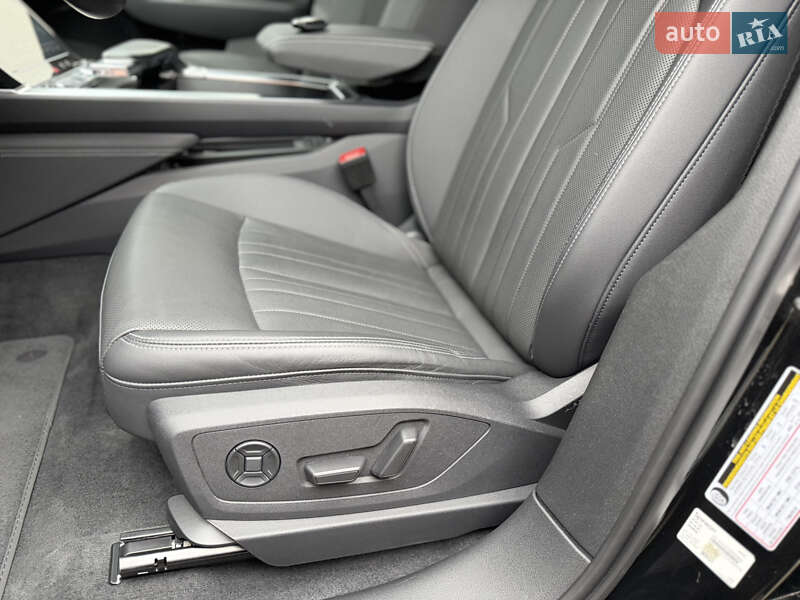 Внедорожник / Кроссовер Audi Q8 e-tron 2023 в Киеве