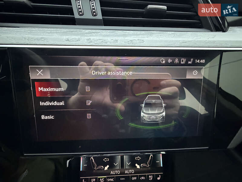 Внедорожник / Кроссовер Audi Q8 e-tron 2023 в Киеве