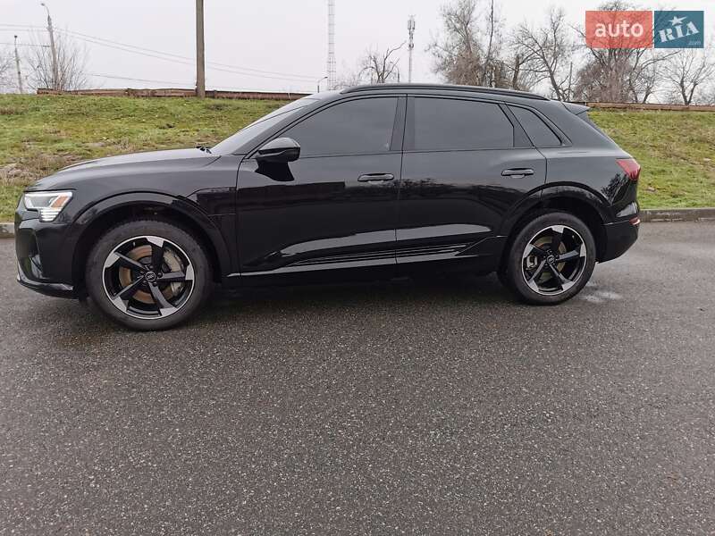 Внедорожник / Кроссовер Audi Q8 e-tron 2024 в Кривом Роге фото 15 Внедорожник / Кроссовер Audi Q8 e-tron 2024 в Кривом Роге