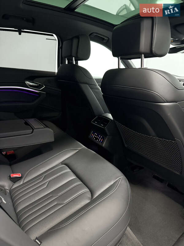 Позашляховик / Кросовер Audi Q8 e-tron 2023 в Одесі