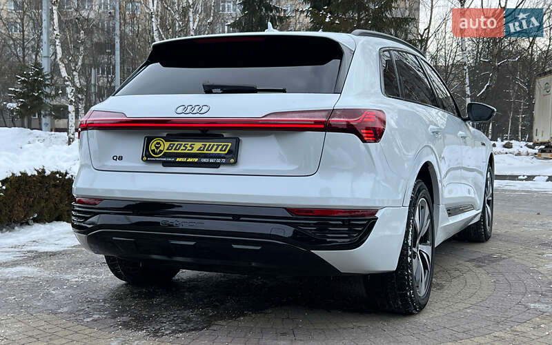 Внедорожник / Кроссовер Audi Q8 e-tron 2024 в Львове
