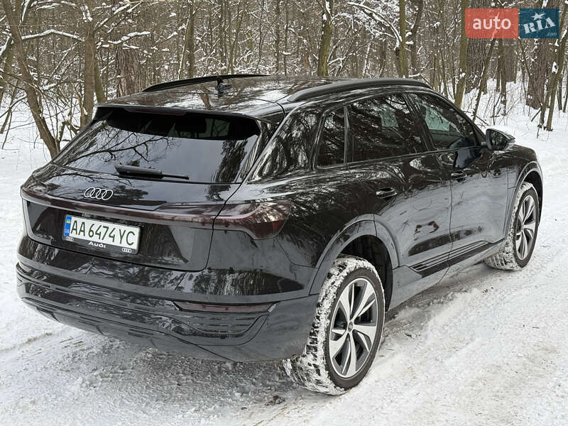 Позашляховик / Кросовер Audi Q8 e-tron 2023 в Києві