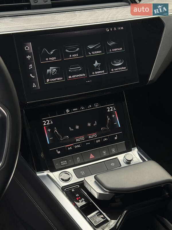 Позашляховик / Кросовер Audi Q8 e-tron 2023 в Києві