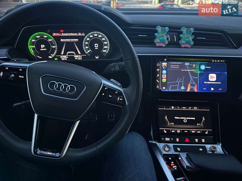 Позашляховик / Кросовер Audi Q8 e-tron 2023 в Львові