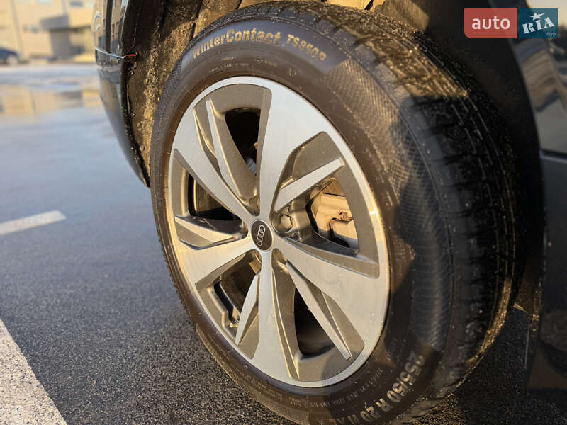 Внедорожник / Кроссовер Audi Q8 e-tron 2023 в Киеве