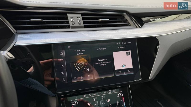 Позашляховик / Кросовер Audi Q8 e-tron 2023 в Києві