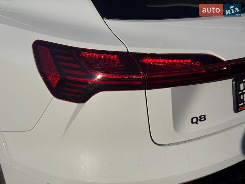 Внедорожник / Кроссовер Audi Q8 e-tron 2023 в Киеве