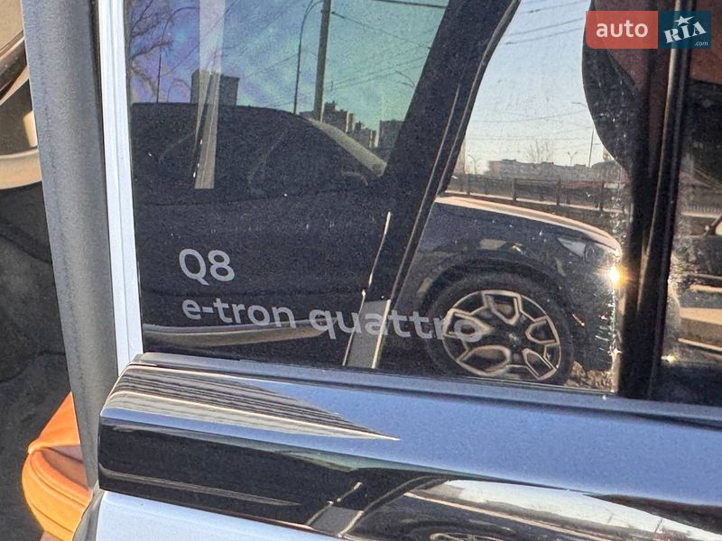 Внедорожник / Кроссовер Audi Q8 e-tron 2023 в Киеве
