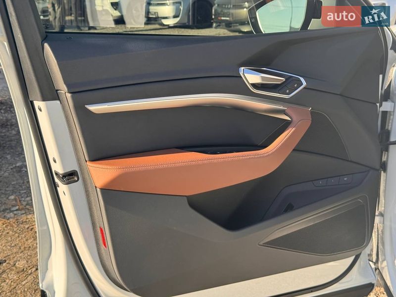 Внедорожник / Кроссовер Audi Q8 e-tron 2023 в Киеве