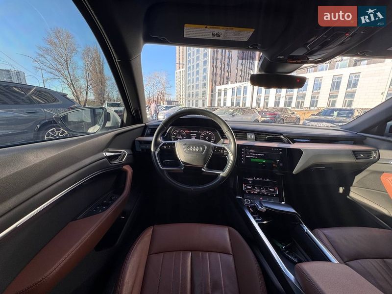 Внедорожник / Кроссовер Audi Q8 e-tron 2023 в Киеве