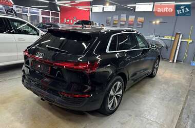 Внедорожник / Кроссовер Audi Q8 e-tron 2023 в Львове