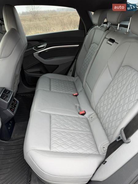 Внедорожник / Кроссовер Audi Q8 e-tron 2023 в Виннице