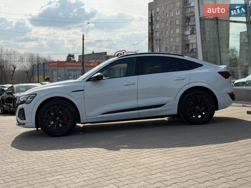 Внедорожник / Кроссовер Audi Q8 e-tron 2023 в Хмельницком