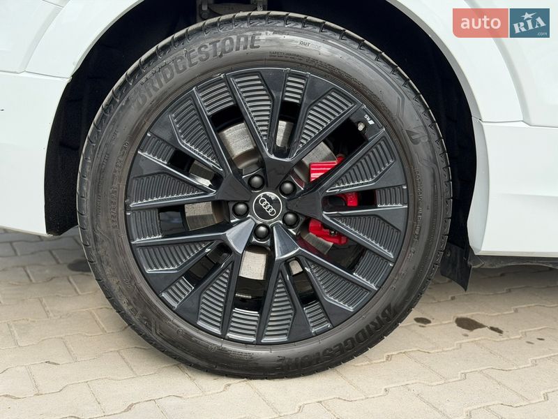 Внедорожник / Кроссовер Audi Q8 e-tron 2023 в Хмельницком