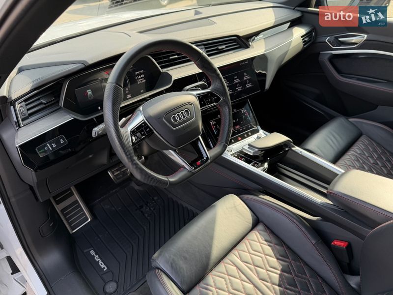 Внедорожник / Кроссовер Audi Q8 e-tron 2023 в Хмельницком