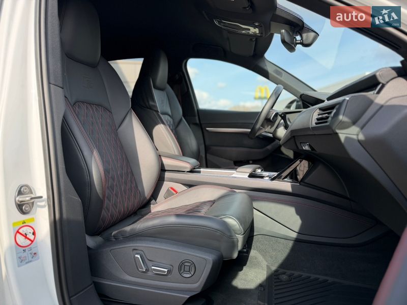 Внедорожник / Кроссовер Audi Q8 e-tron 2023 в Хмельницком