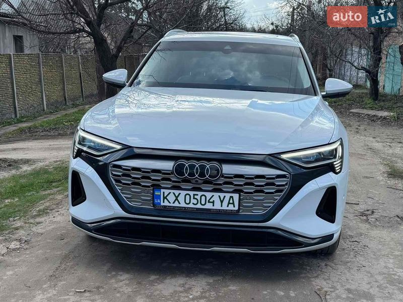 Внедорожник / Кроссовер Audi Q8 e-tron 2023 в Харькове