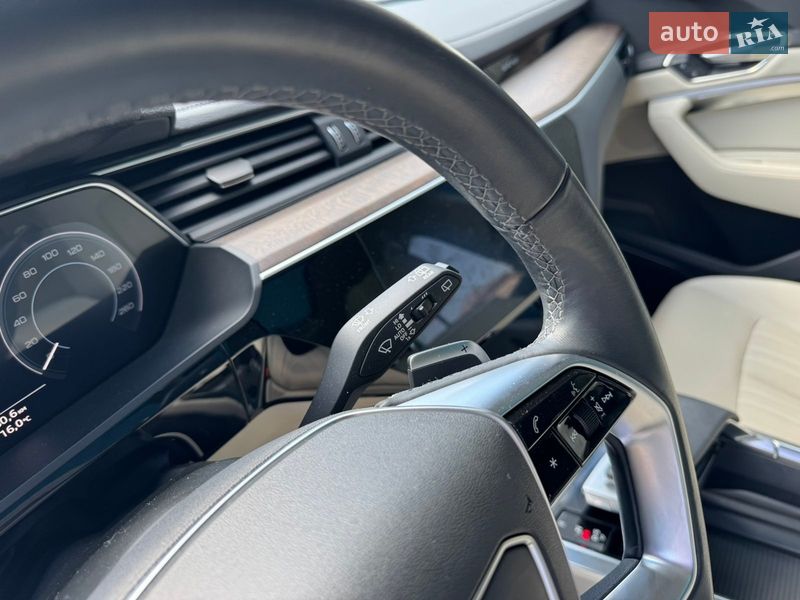 Внедорожник / Кроссовер Audi Q8 e-tron 2023 в Харькове