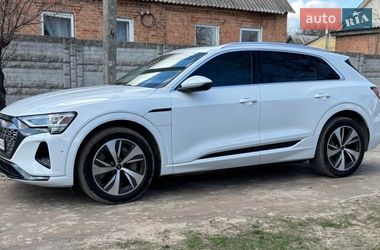 Внедорожник / Кроссовер Audi Q8 e-tron 2023 в Харькове