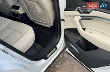 Внедорожник / Кроссовер Audi Q8 e-tron 2023 в Харькове