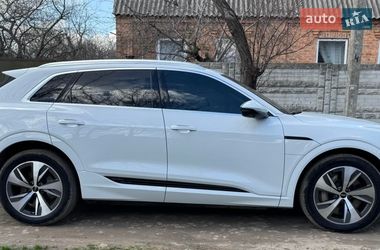 Внедорожник / Кроссовер Audi Q8 e-tron 2023 в Харькове