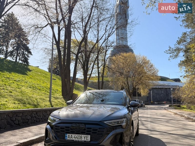 Внедорожник / Кроссовер Audi Q8 e-tron 2024 в Киеве