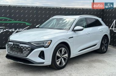 Внедорожник / Кроссовер Audi Q8 e-tron 2023 в Киеве