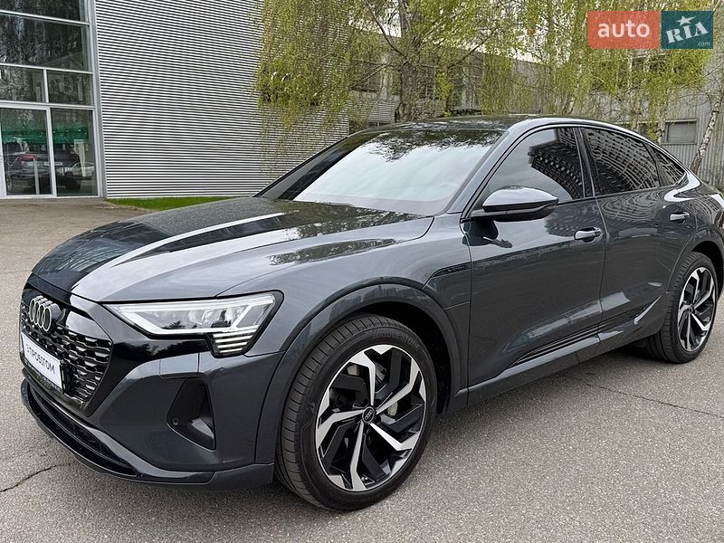 Внедорожник / Кроссовер Audi Q8 e-tron 2024 в Киеве