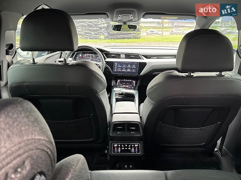 Внедорожник / Кроссовер Audi Q8 e-tron 2024 в Киеве