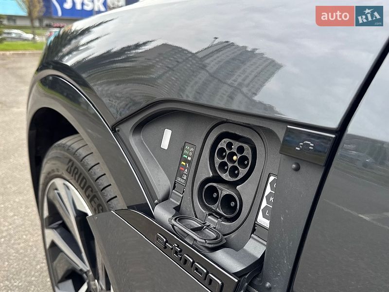 Внедорожник / Кроссовер Audi Q8 e-tron 2024 в Киеве