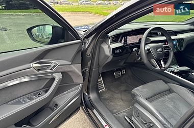 Внедорожник / Кроссовер Audi Q8 e-tron 2024 в Киеве