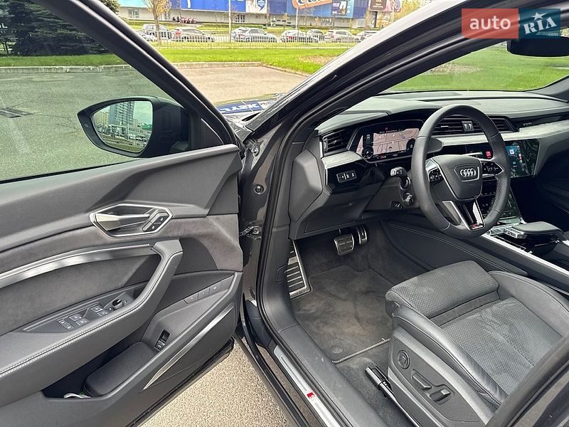 Внедорожник / Кроссовер Audi Q8 e-tron 2024 в Киеве