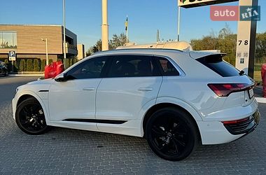 Внедорожник / Кроссовер Audi Q8 e-tron 2023 в Львове