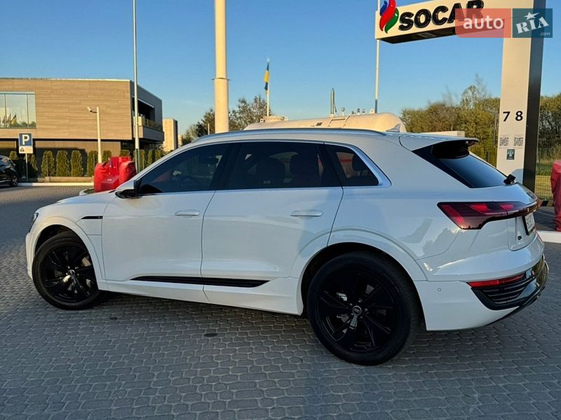 Внедорожник / Кроссовер Audi Q8 e-tron 2023 в Львове
