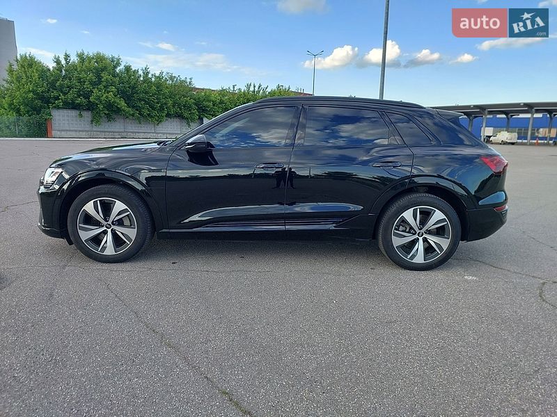 Позашляховик / Кросовер Audi Q8 e-tron 2023 в Харкові фото 12 Позашляховик / Кросовер Audi Q8 e-tron 2023 в Харкові