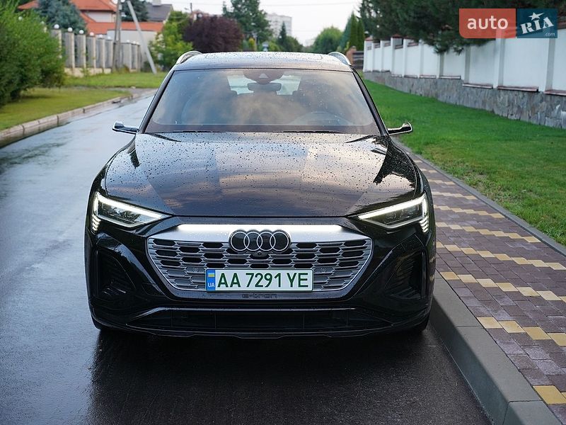 Внедорожник / Кроссовер Audi Q8 e-tron 2023 в Киеве