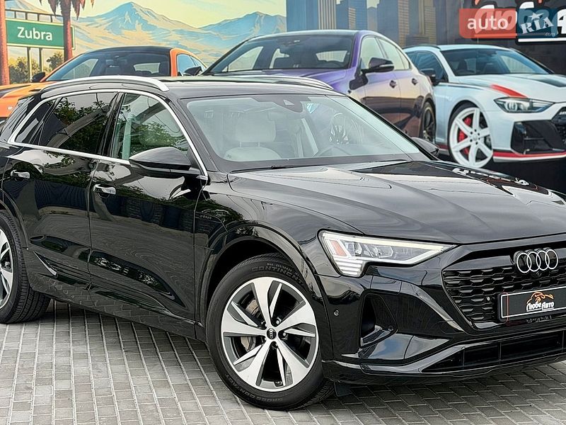 Внедорожник / Кроссовер Audi Q8 e-tron 2023 в Львове